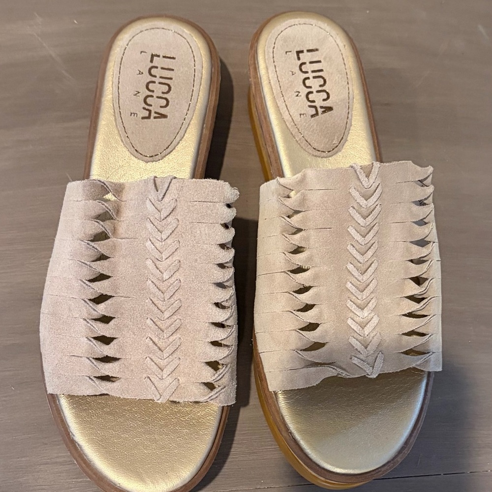 Lucca Lane Women's Tan Sandals